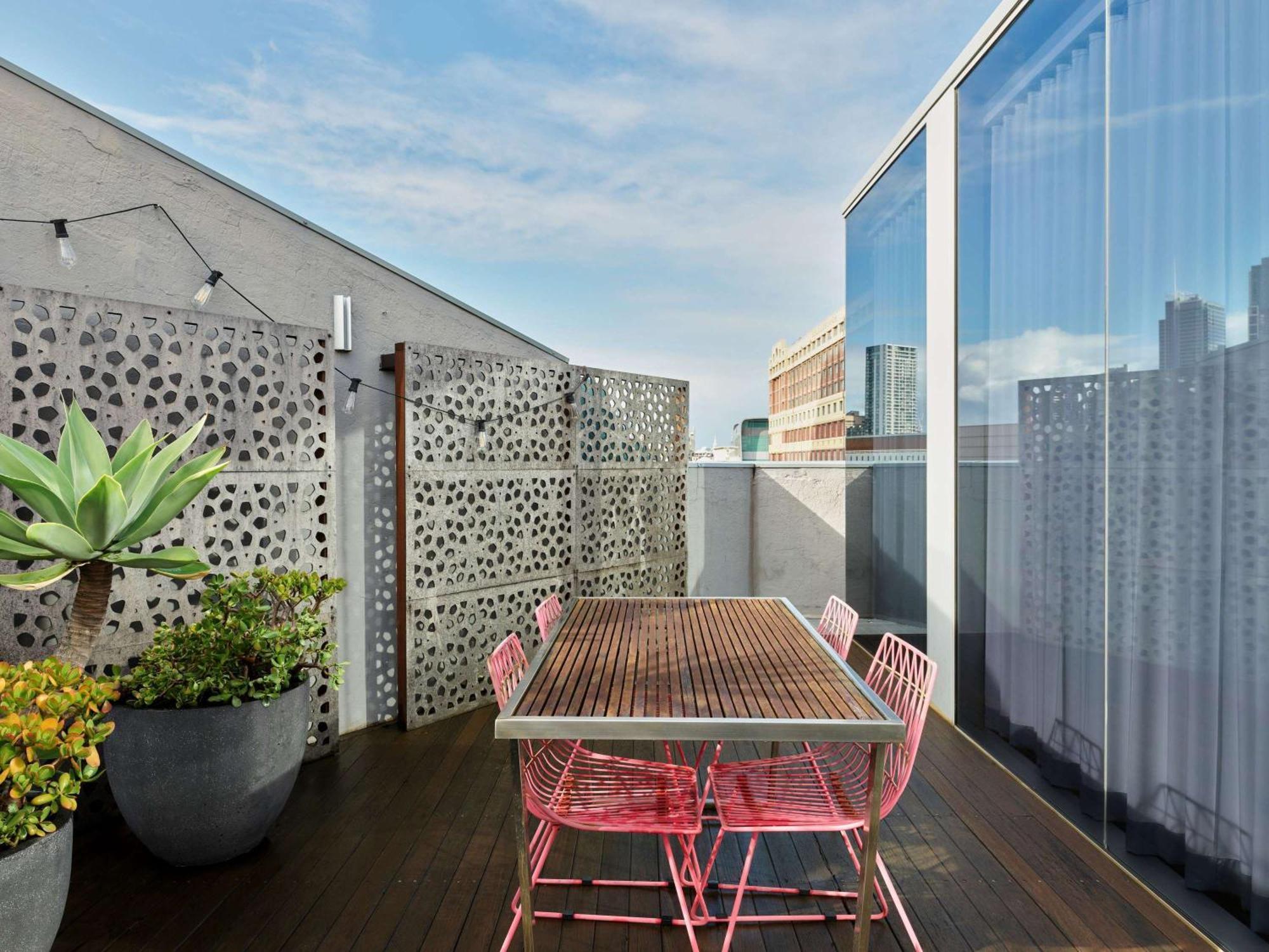 奥华吾斯多尔1888酒店 悉尼 外观 照片 A balcony in Melbourne, Australia