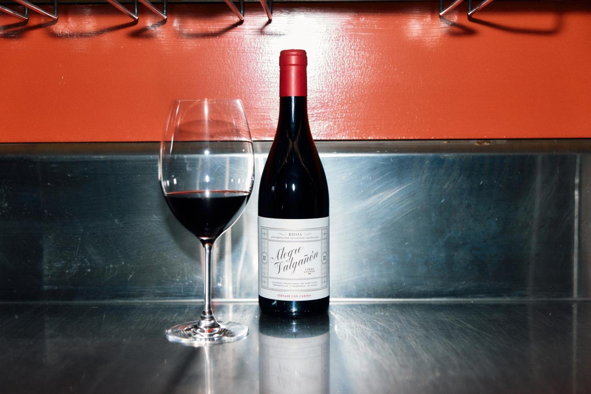 奥华吾斯多尔1888酒店 悉尼 外观 照片 A bottle of California Pinot noir